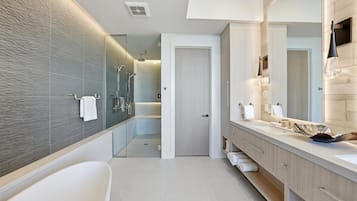 Townhome, 5 Bedrooms (Residence) | Bathroom | Combined shower/tub, designer toiletries, hair dryer, bathrobes
