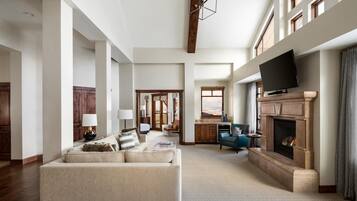 Hochwertige Bettwaren, Pillowtop-Betten, Zimmersafe, Schreibtisch