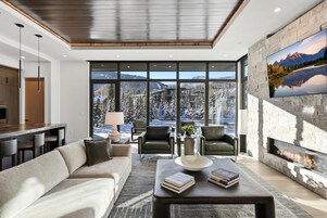 Townhome, 5 Bedrooms (Residence) | Premium bedding, pillowtop beds, in-room safe, desk