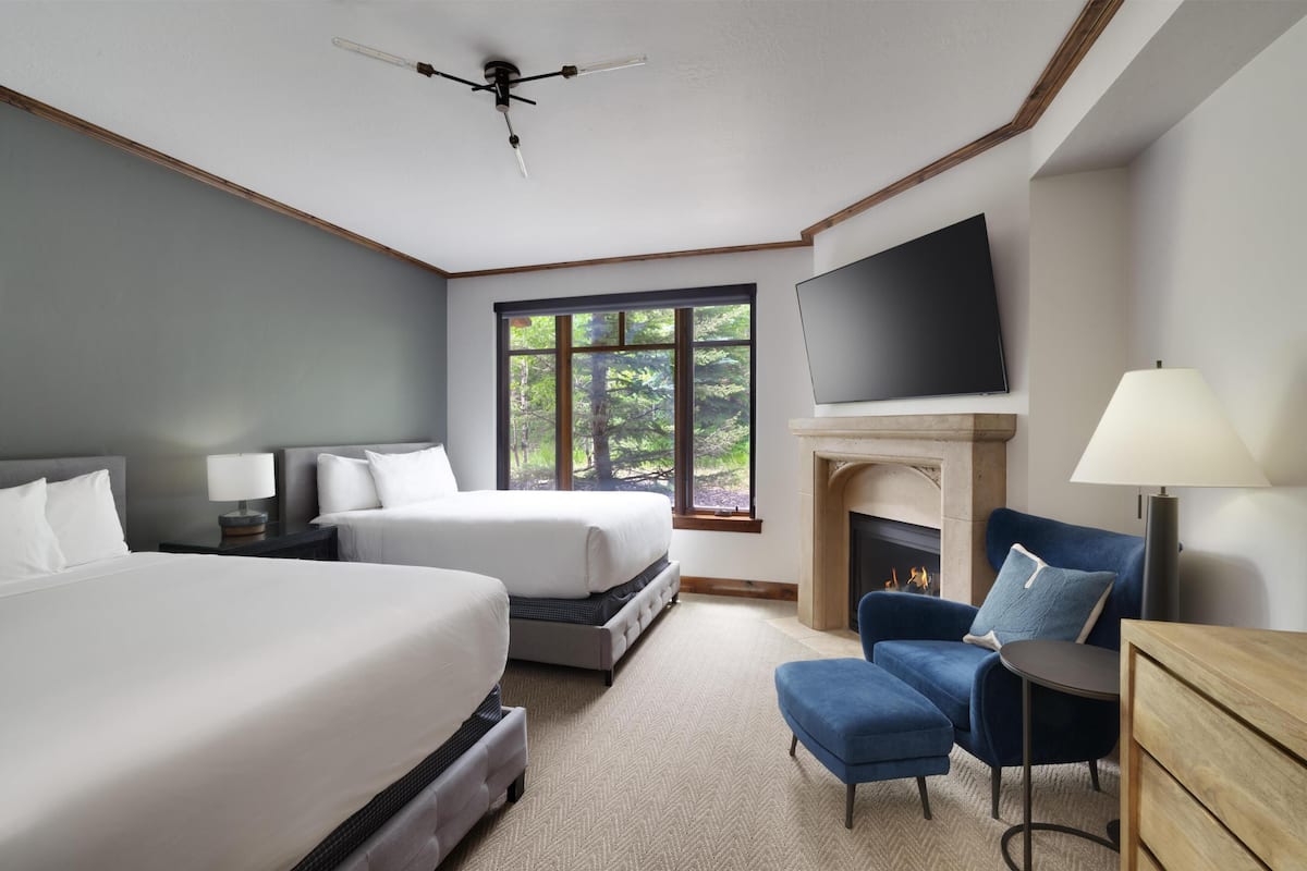 Premium bedding, pillow-top beds, in-room safe, desk