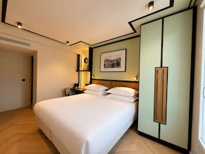 Soft Double Room  | Premium bedding, minibar, in-room safe, laptop workspace - Hotel Maison Lenoir (Paris)