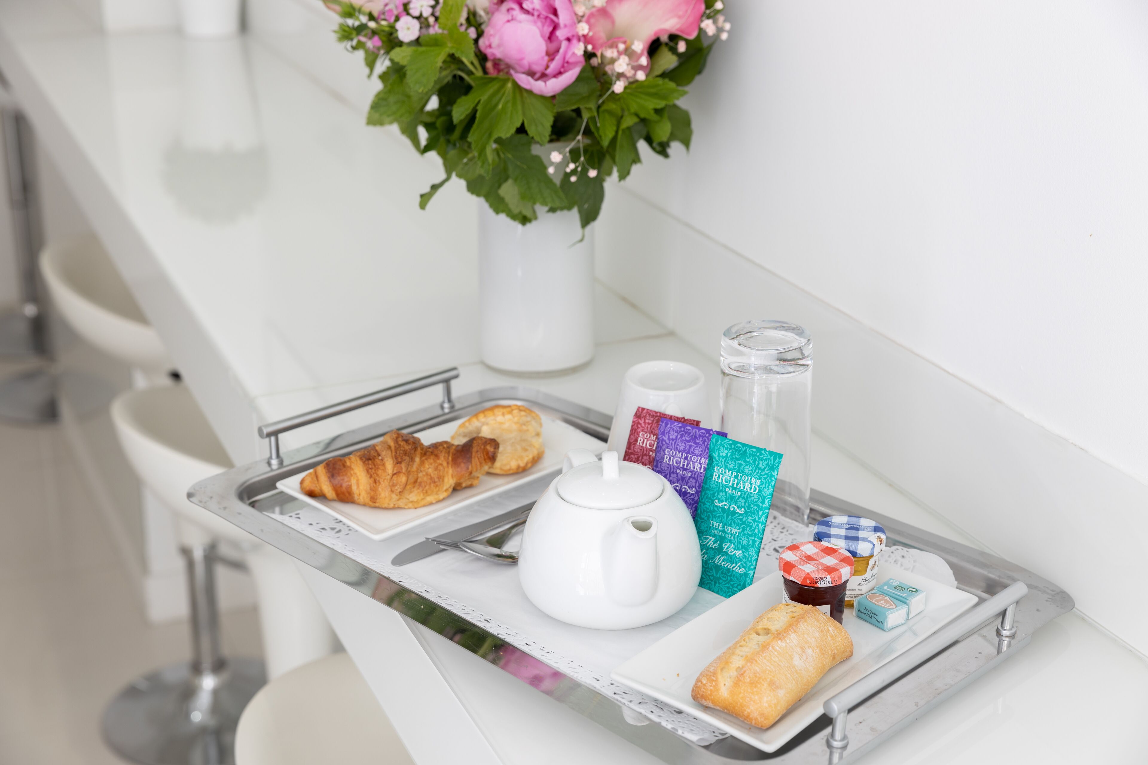 daily continental breakfast (eur 9.50 per person)