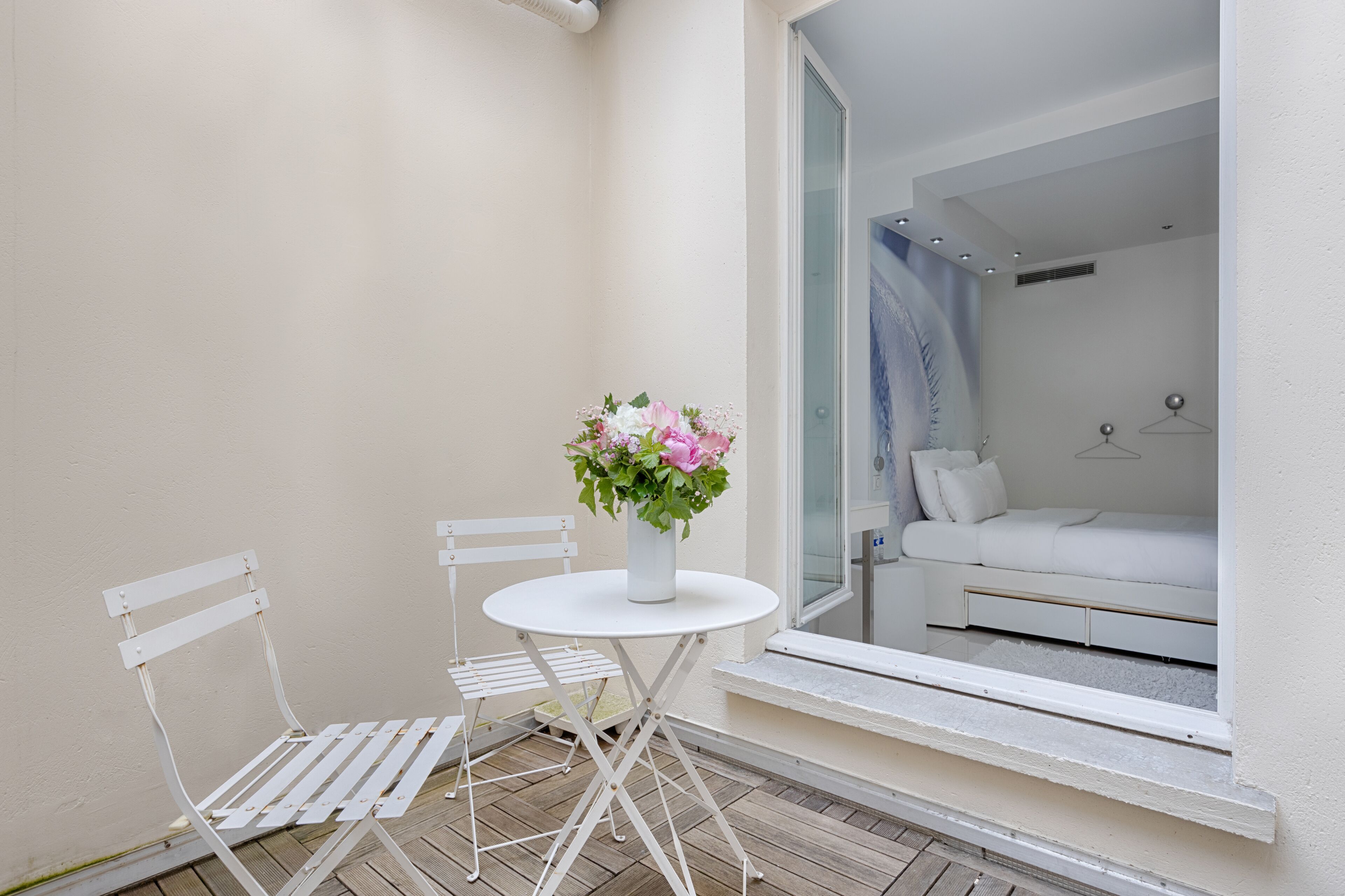 Chambre Double Deluxe | Vue sur la cour