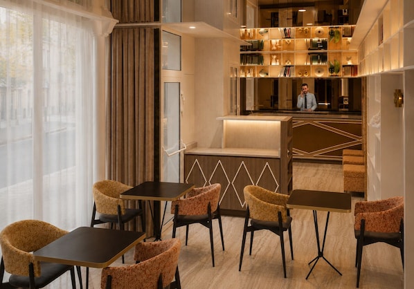 Daily buffet breakfast for a fee - Hotel Maison Lenoir (Paris)