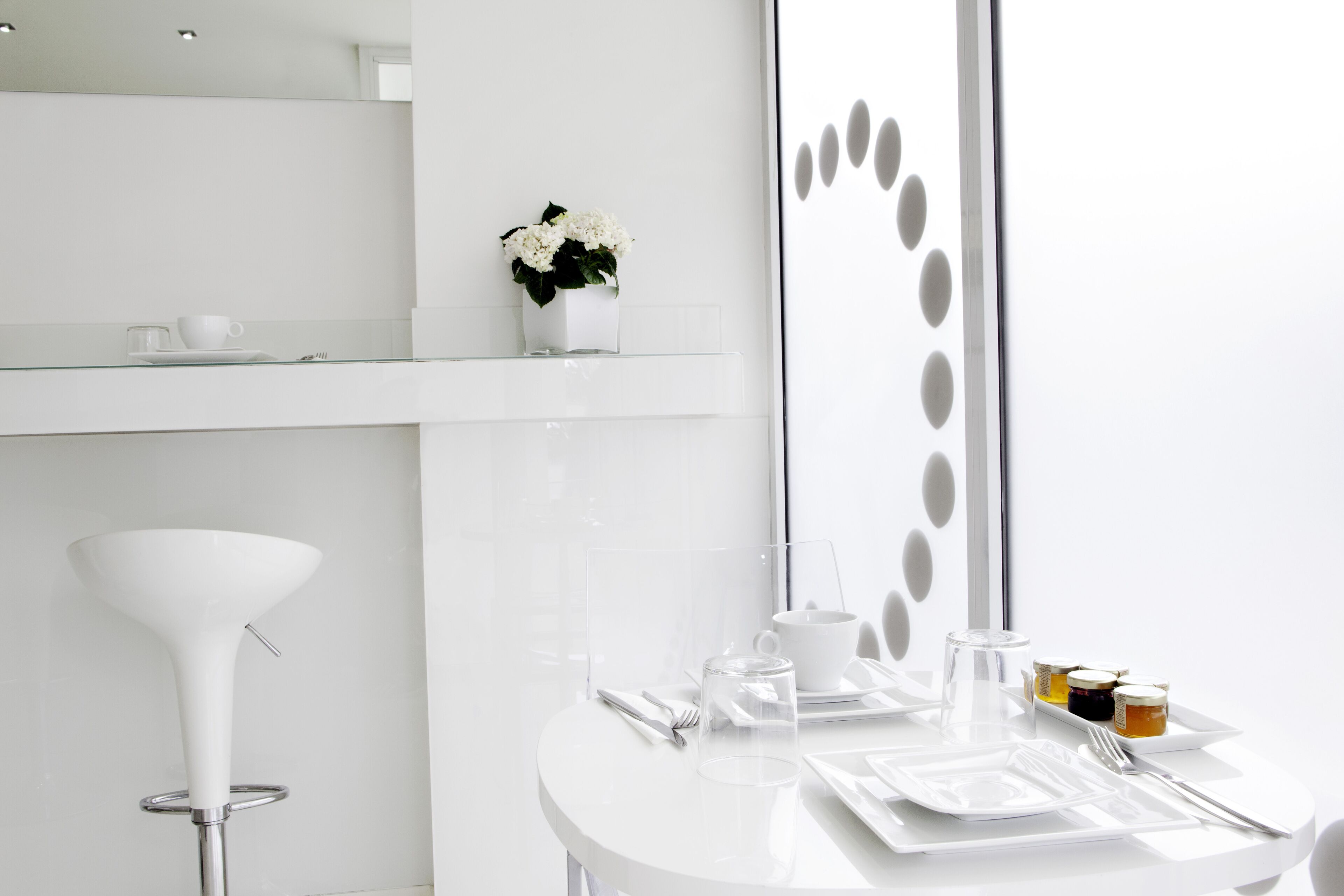 daily continental breakfast (eur 9.50 per person)