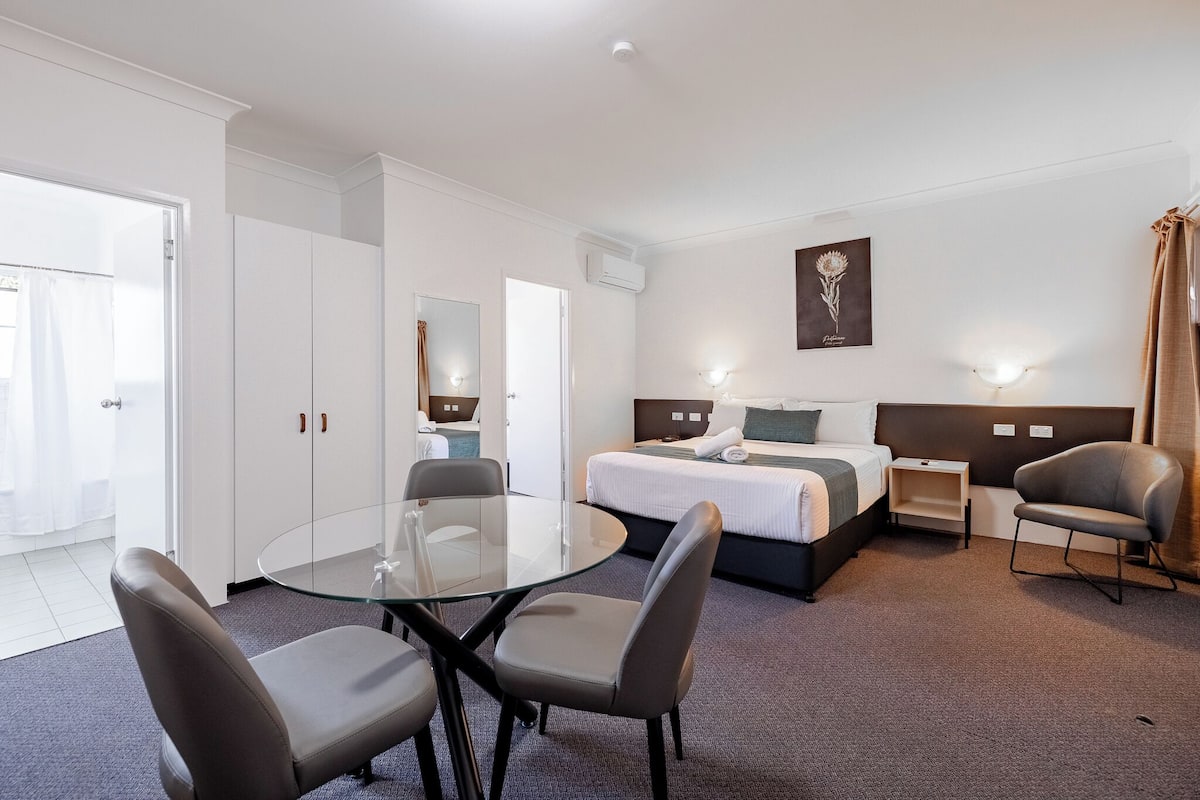 Upper Family Room | Premium bedding, pillowtop beds, minibar, individually decorated