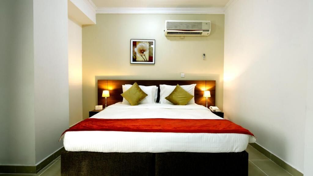 in-room safe, desk, iron/ironing board, rollaway beds