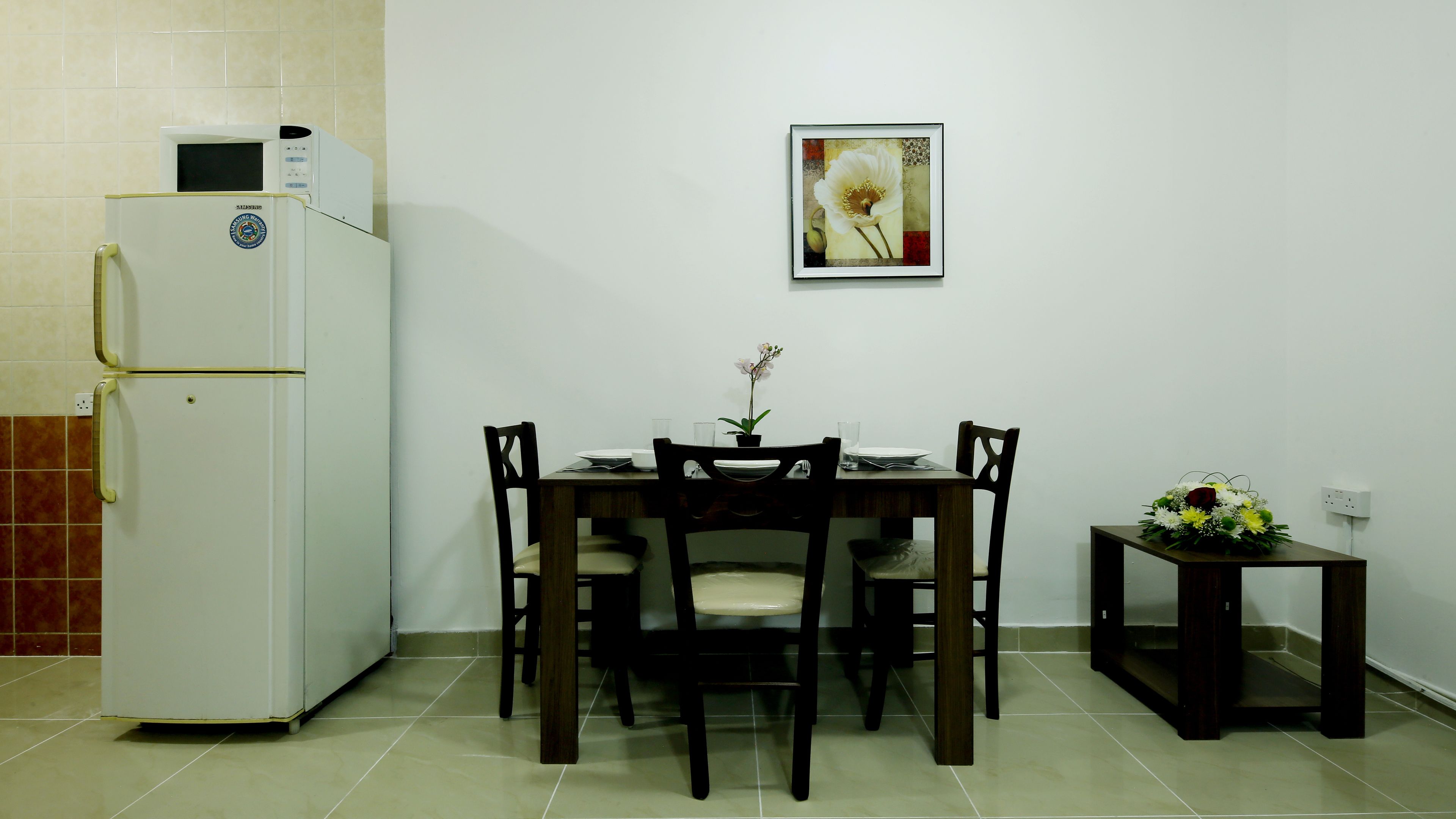 32-inch lcd tv with satellite channels, tv