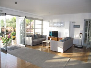 TV - Selena Village Hotel (Agios Nikolaos)