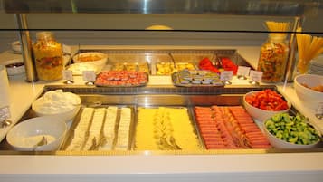 2 من المطاعم، تقديم الإفطار