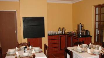 Tägliches inbegriffenes nach Wunsch zubereitetes Frühstück