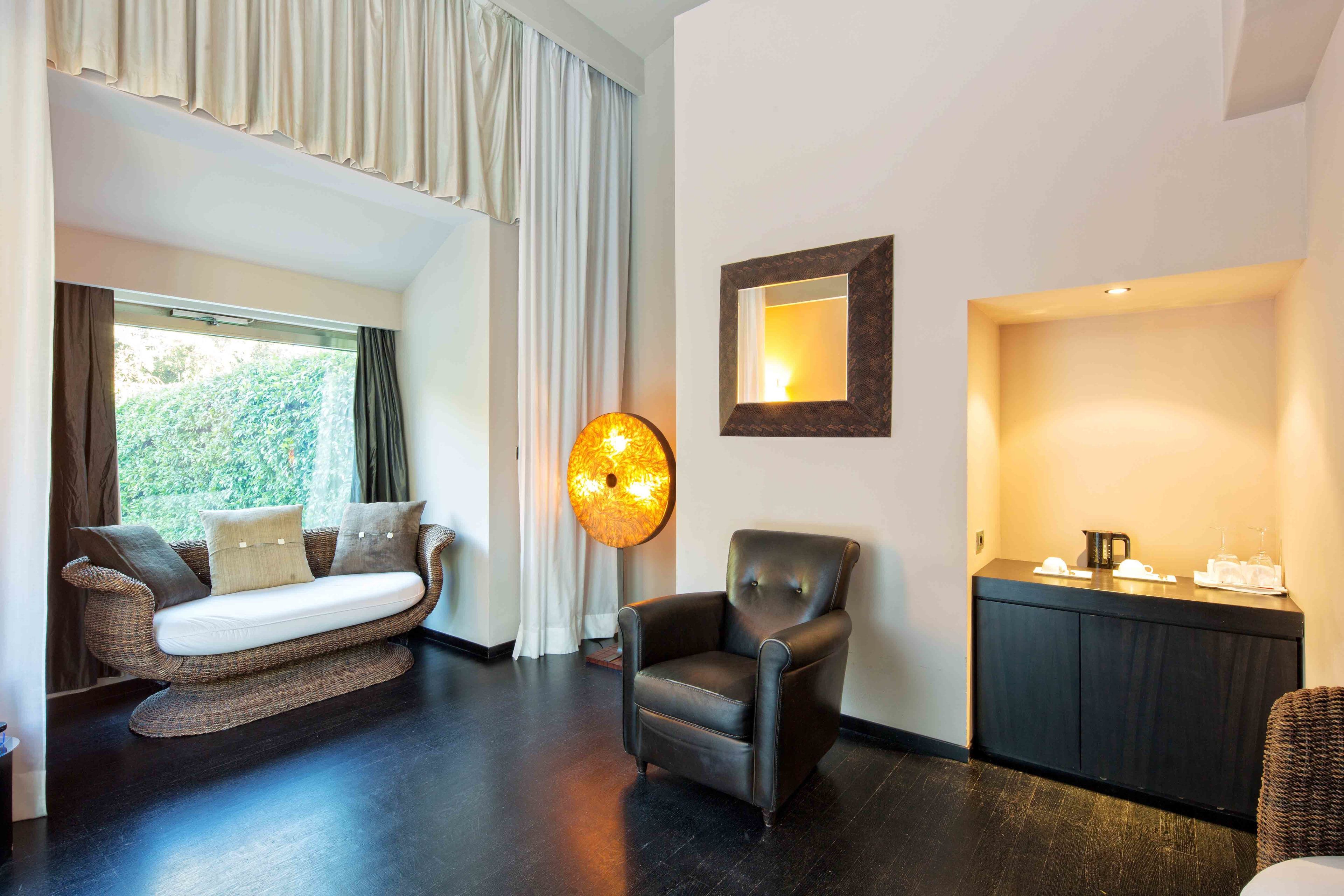 minibar, in-room safe, desk, soundproofing