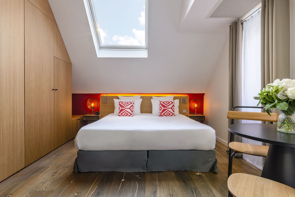 Premium bedding, desk, blackout curtains, soundproofing