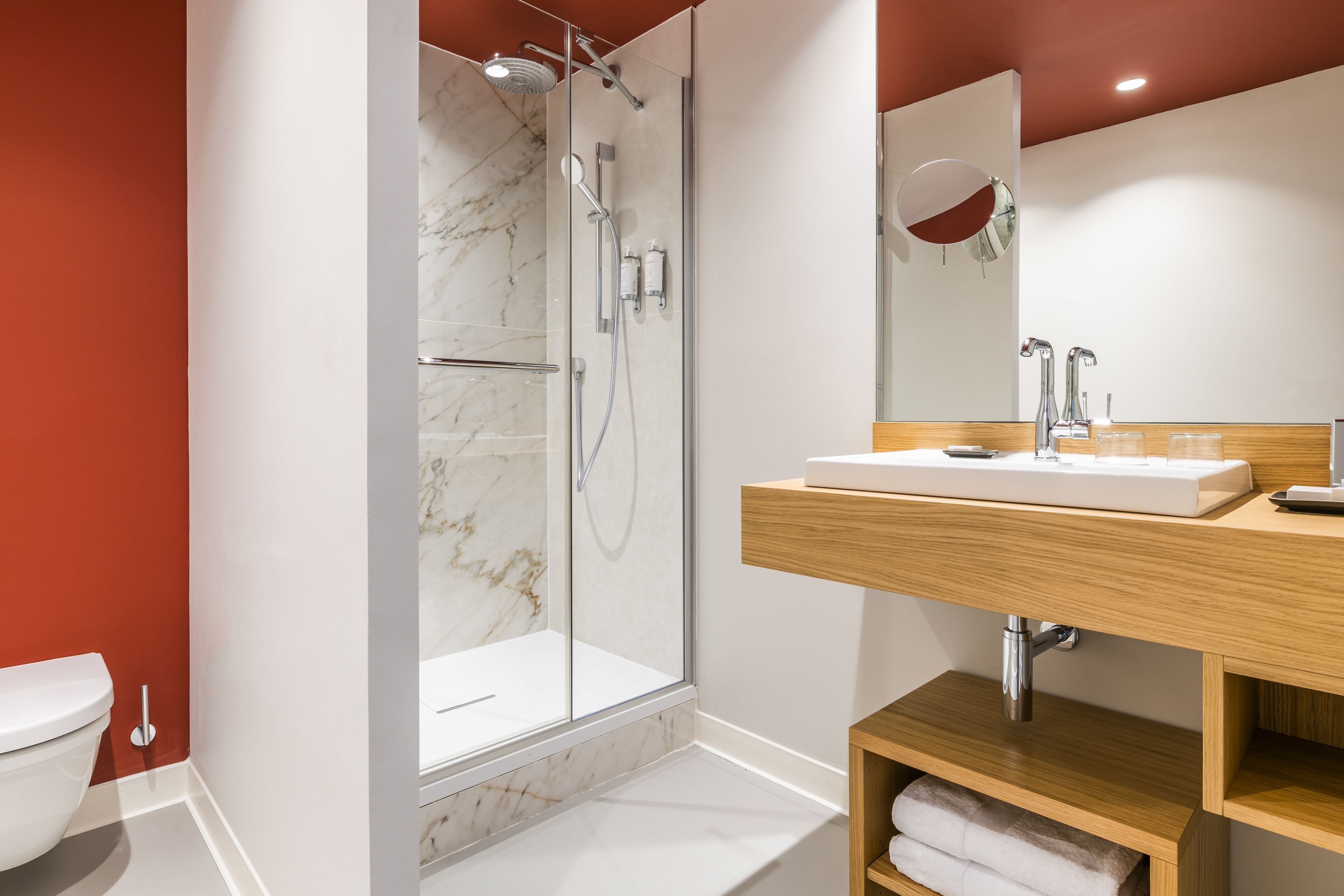 superior room | bathroom | towels