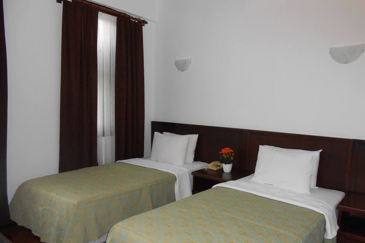 Roupas de cama premium, cofres nos quartos, Wi-Fi de cortesia
