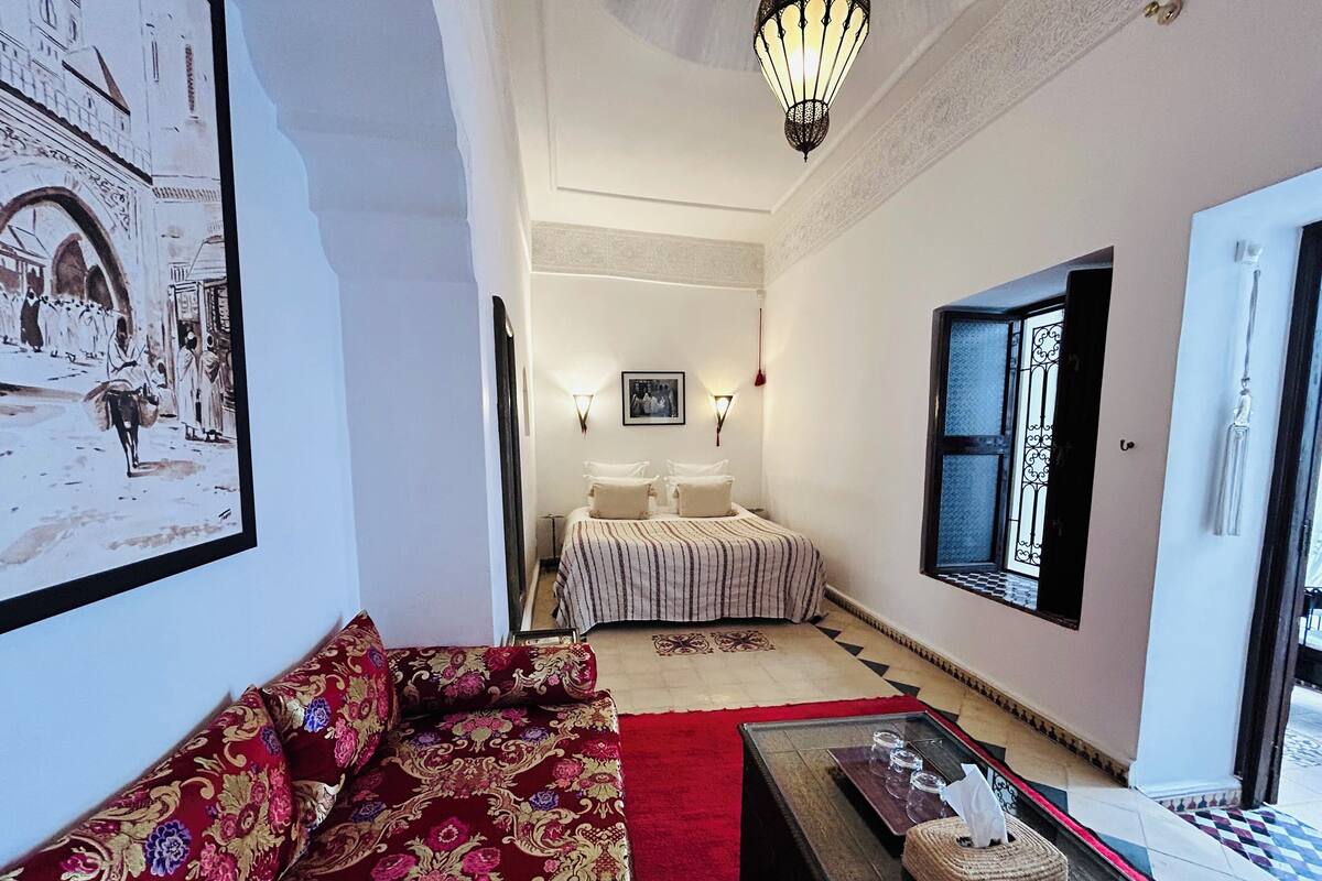Junior Double Room (Sultane) | In-room safe, WiFi (free), individually decorated, bed sheets