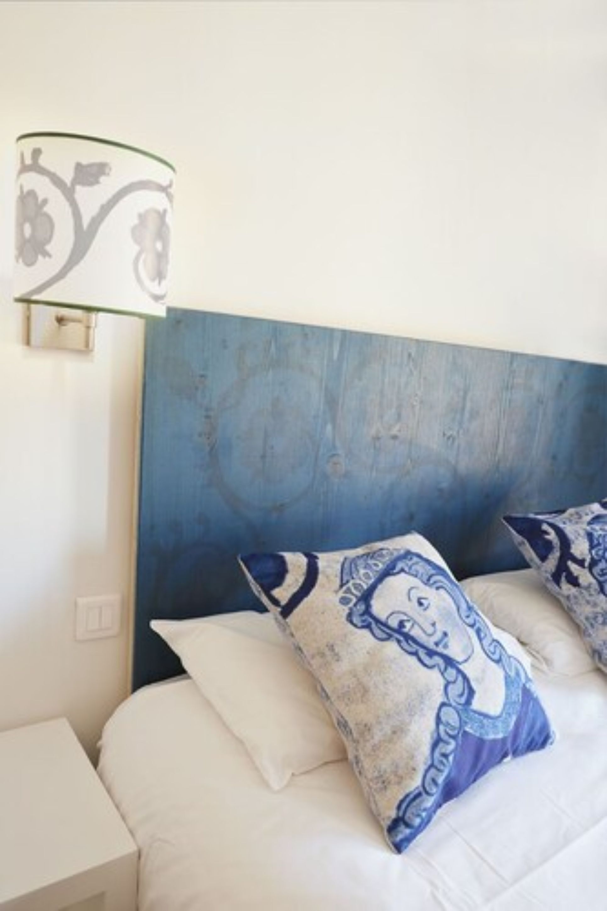 Premium bedding, in-room safe, individually decorated