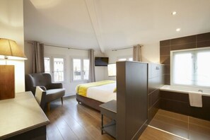Double Room - Basilic View | Premium bedding, in-room safe, individually decorated - Hotel Saint Sernin (Toulouse)
