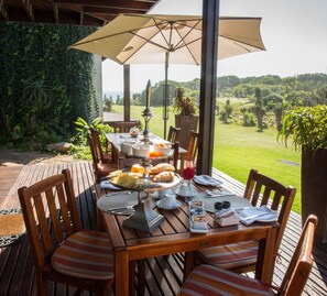 Tägliches Frühstücksbuffet gegen Gebühr