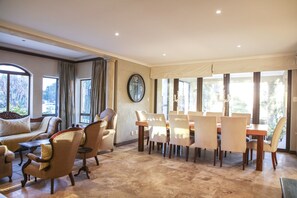 Twin / King Luxury Sea Facing | Innenbereich