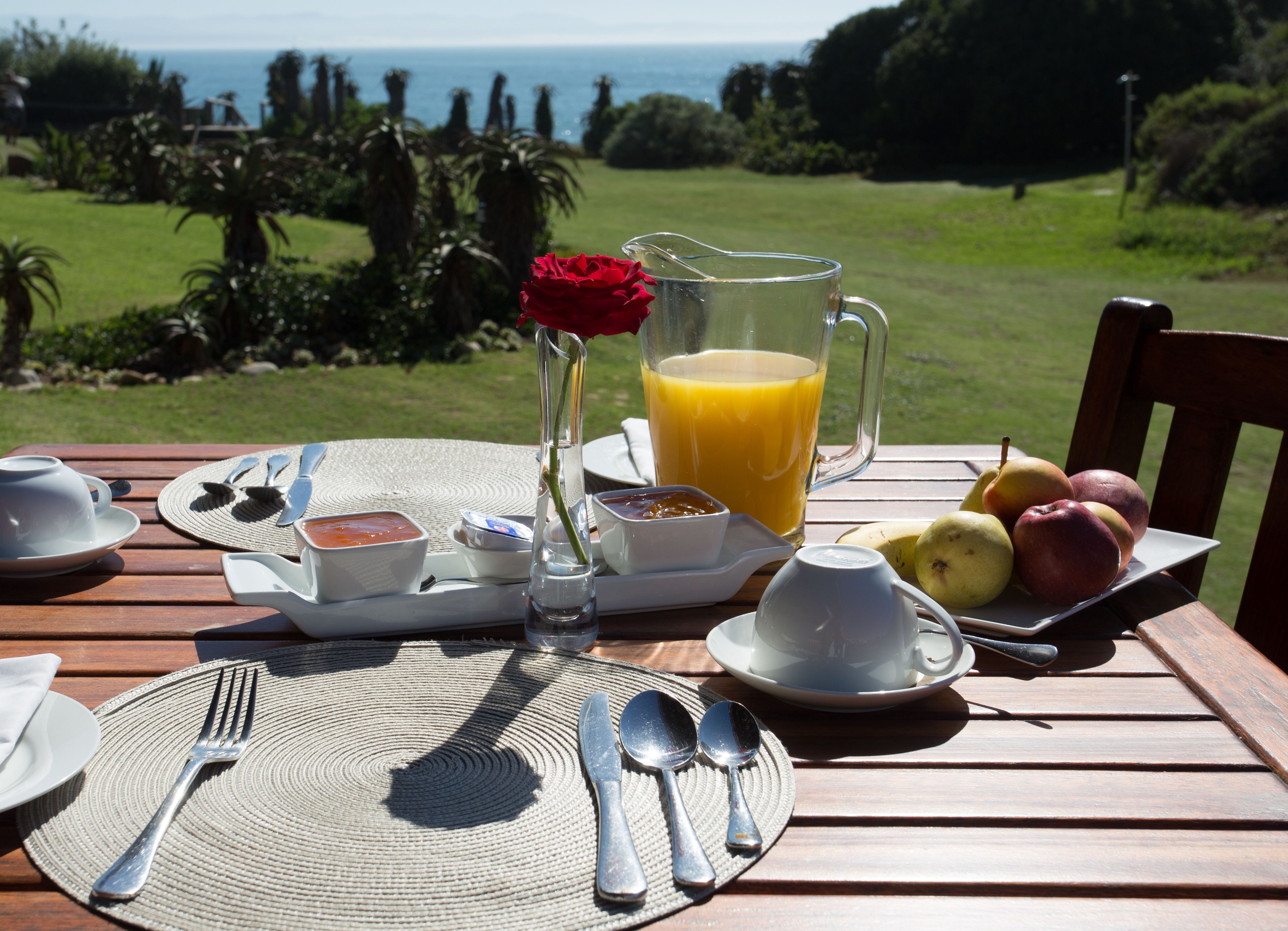 Daily buffet breakfast for a fee