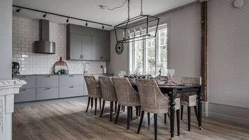 Luxury Villa | Private kitchen | Full-sized fridge, microwave, oven, coffee/tea maker
