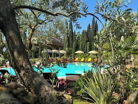 Garden. Villa Madrina Lovely and Dynamic Hotel