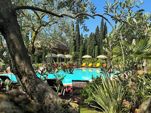 Villa Madrina Lovely and Dynamic Hotel