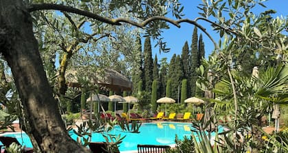 Villa Madrina Lovely and Dynamic Hotel