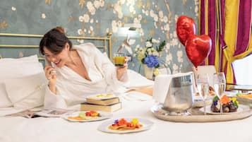 Junior Suite (Oleandro) | Hypo-allergenic bedding, minibar, in-room safe, desk