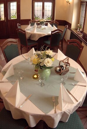 Restaurant - Branik (Prague)