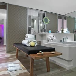 Suite, 1 King Bed, Non Smoking | Bathroom | Free toiletries, hair dryer, bathrobes, slippers