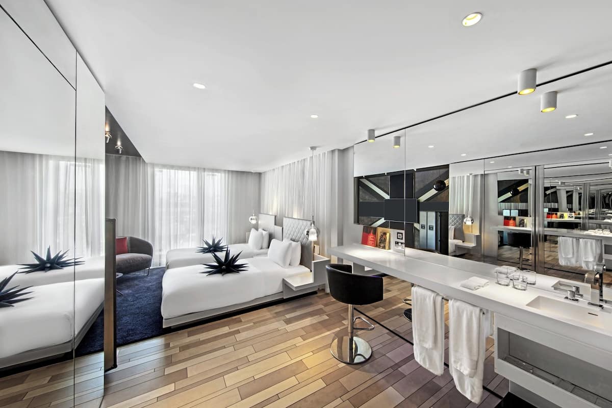 Fabulous Room, Room, 2 Twin Beds, Non Smoking | 1 bedroom, Egyptian cotton sheets, pillowtop beds, minibar