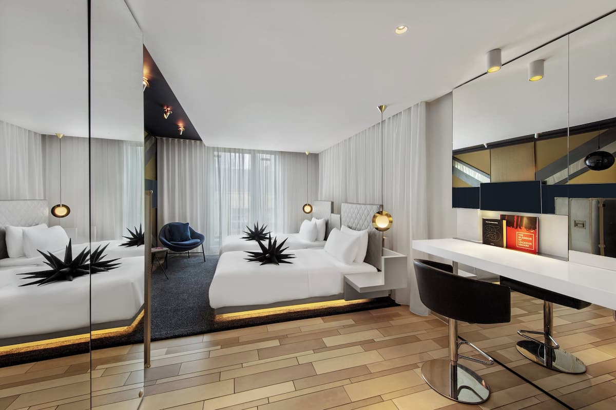 Spectacular Room, Room, 2 Twin Beds, Non Smoking | 1 bedroom, Egyptian cotton sheets, pillowtop beds, minibar