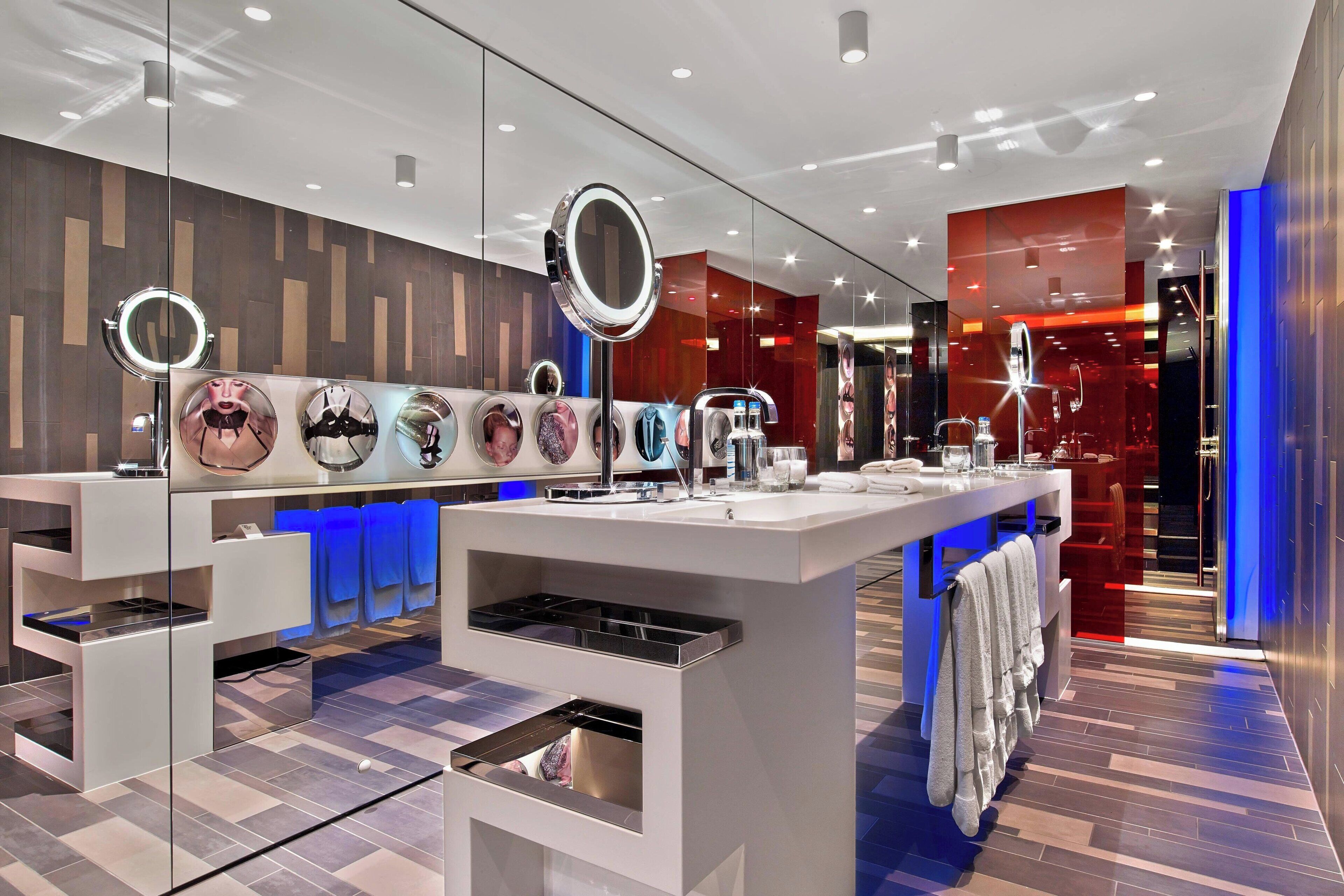 suite, 1 king bed, non smoking, corner | bathroom | free toiletries, hair dryer, bathrobes, slippers