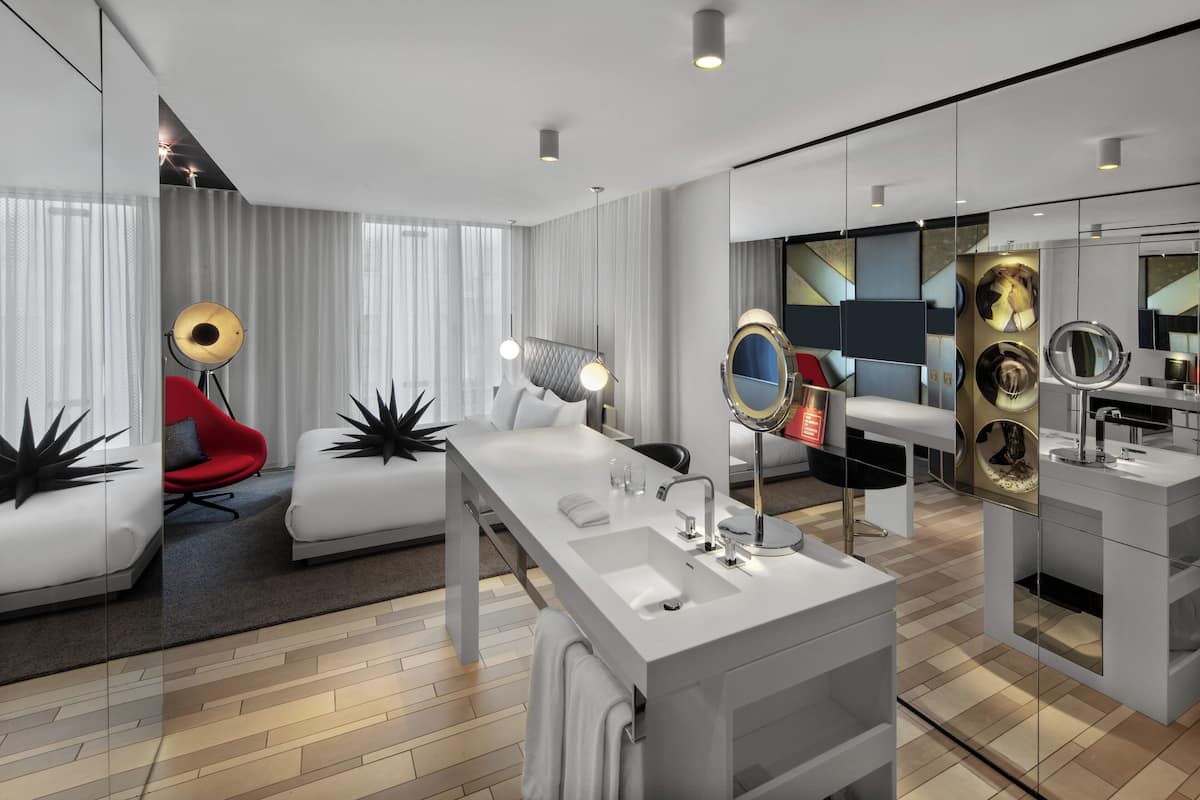 Wonderful Room, Room, 1 King Bed, Non Smoking | 1 bedroom, Egyptian cotton sheets, pillowtop beds, minibar