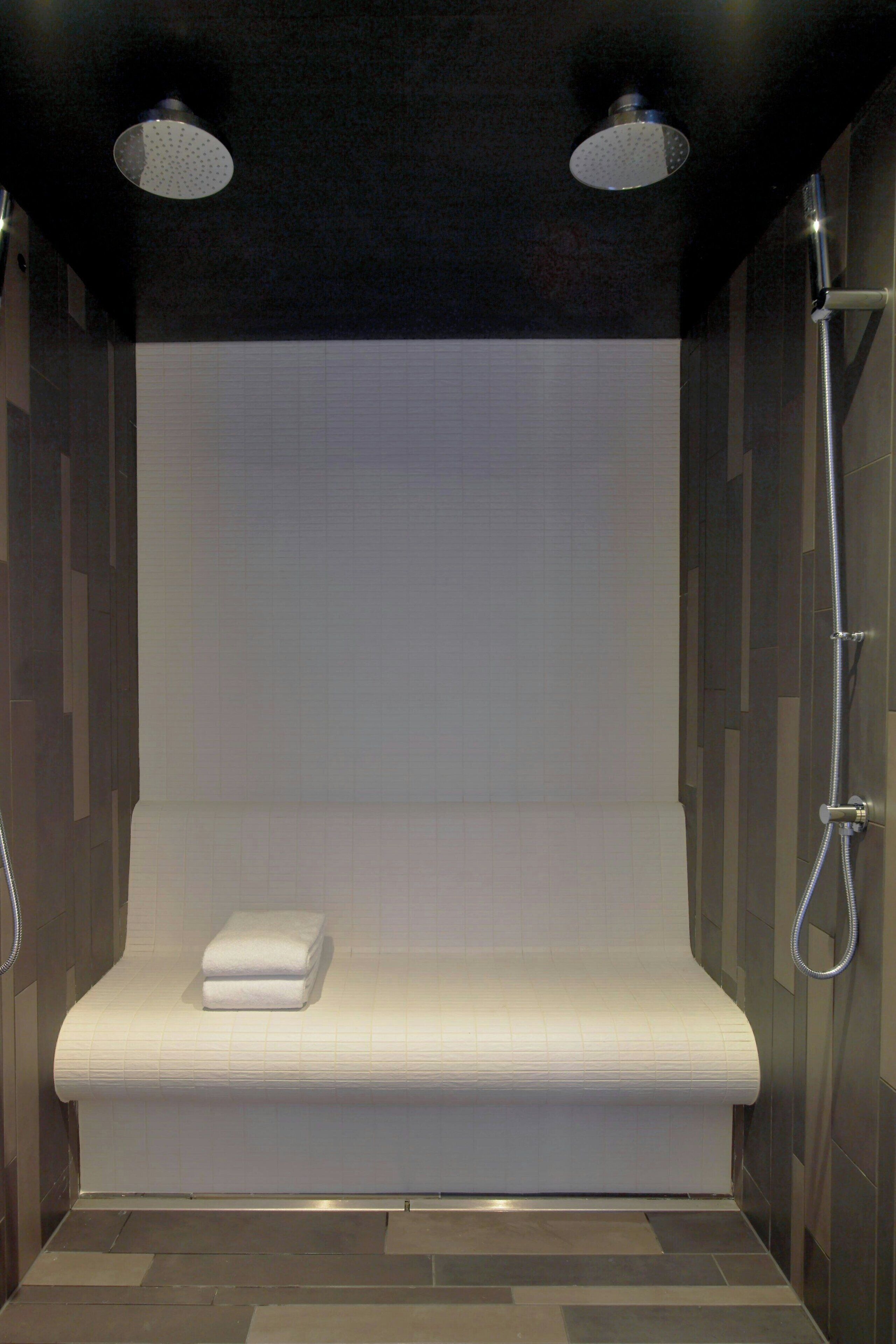 suite, 1 king bed, non smoking | 1 bedroom, egyptian cotton sheets, pillow-top beds, minibar