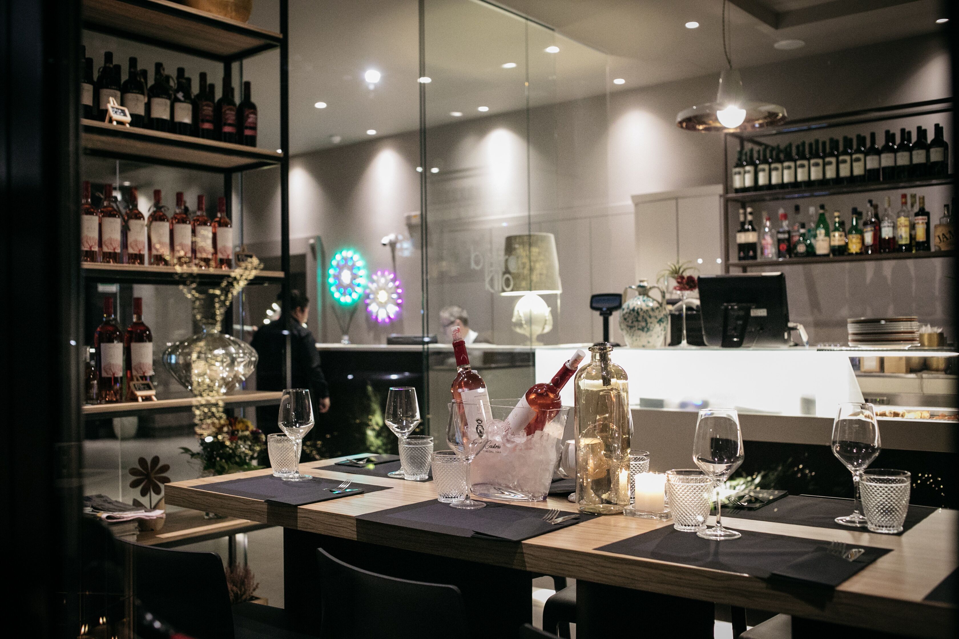 breakfast, lunch, dinner served; regional cuisine