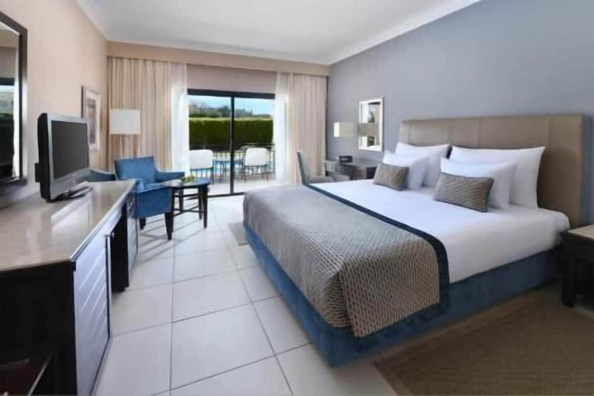 Minibar, in-room safe, blackout curtains, free rollaway beds