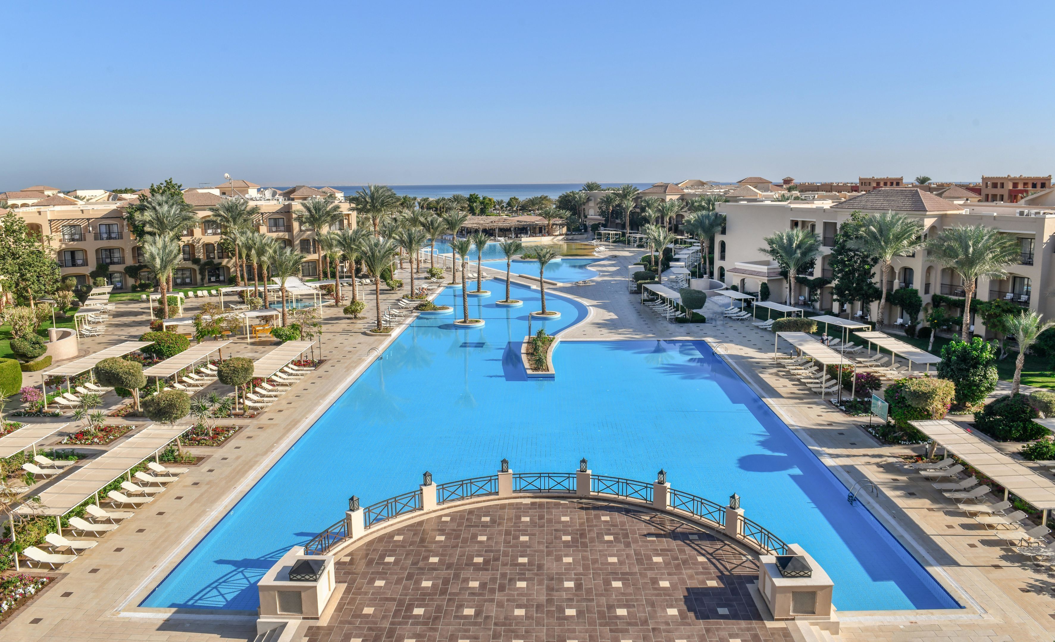 حمام سباحة
