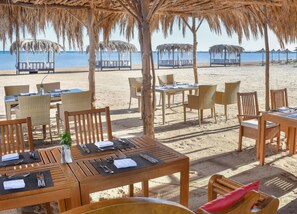 9 restaurants; breakfast, lunch, and dinner served - JAZ Aquamarine (Hurghada)