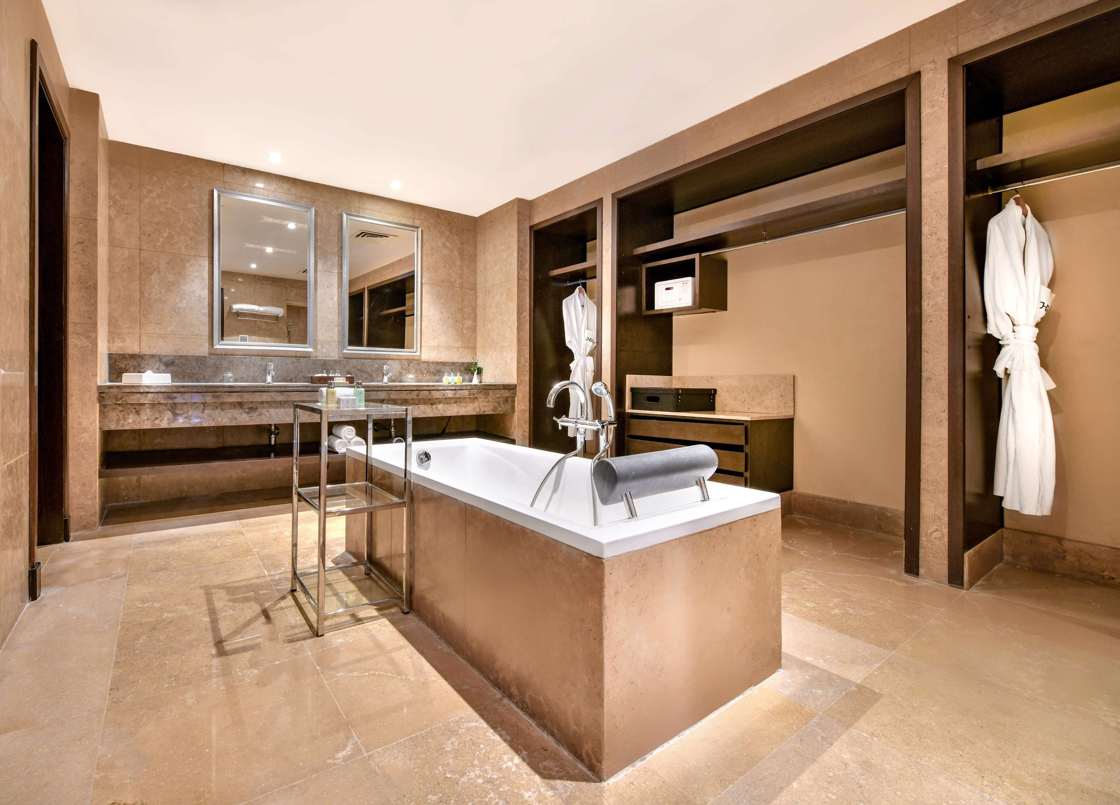 Photo - JAZ Aquamarine