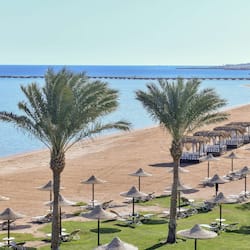 Private beach, sun-loungers, beach umbrellas, beach towels
