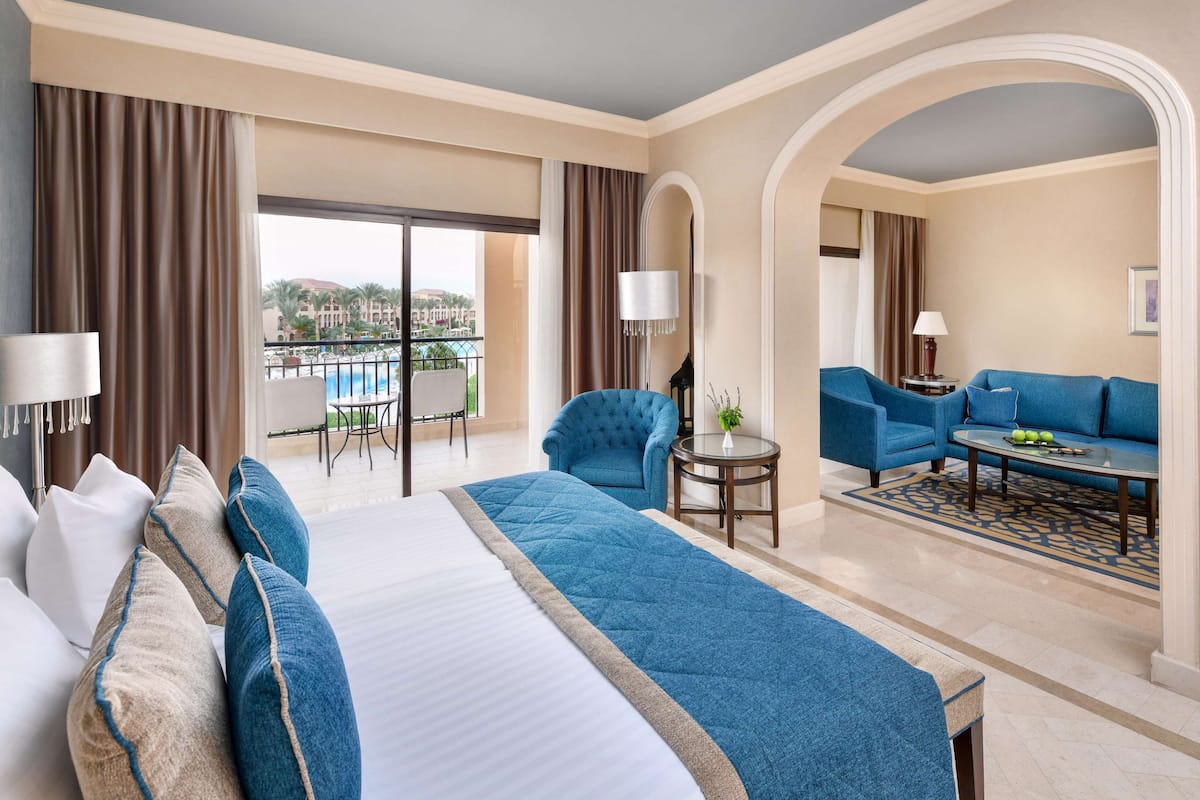 Minibar, in-room safe, blackout drapes, free cribs/infant beds