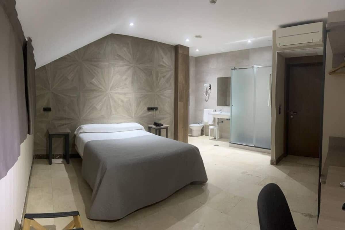 Desk, rollaway beds, free WiFi, bed sheets