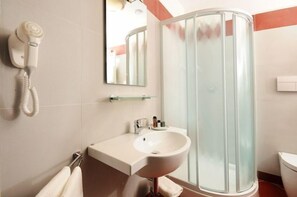 Combined shower/tub, designer toiletries, hair dryer, bidet - Hotel Rimini Fiera (Rimini)