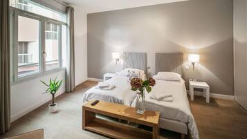 1 bedroom apartment 6 people | Premium bedding, minibar, blackout drapes, soundproofing