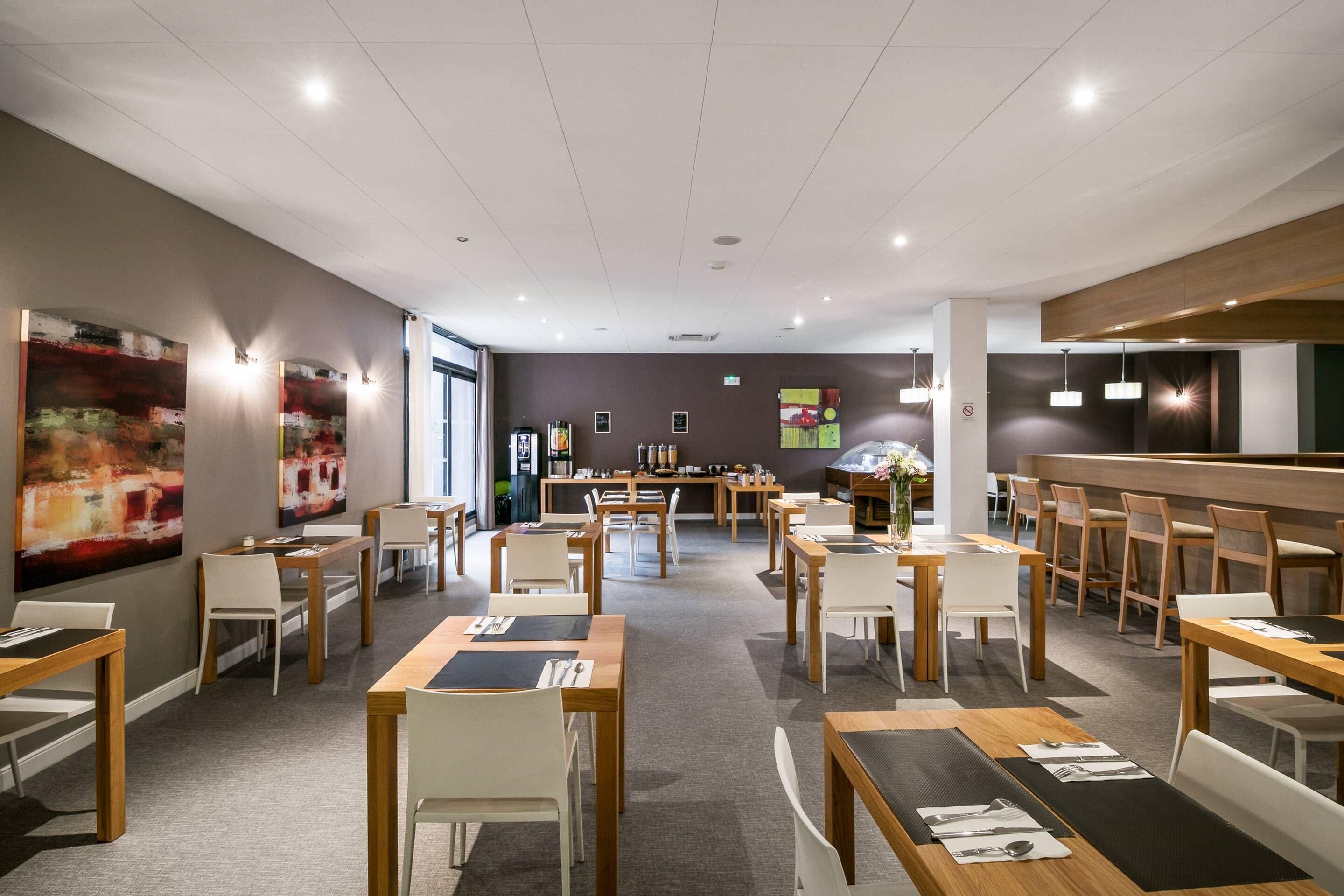 Petit déjeuner buffet servi tous les jours en supplément