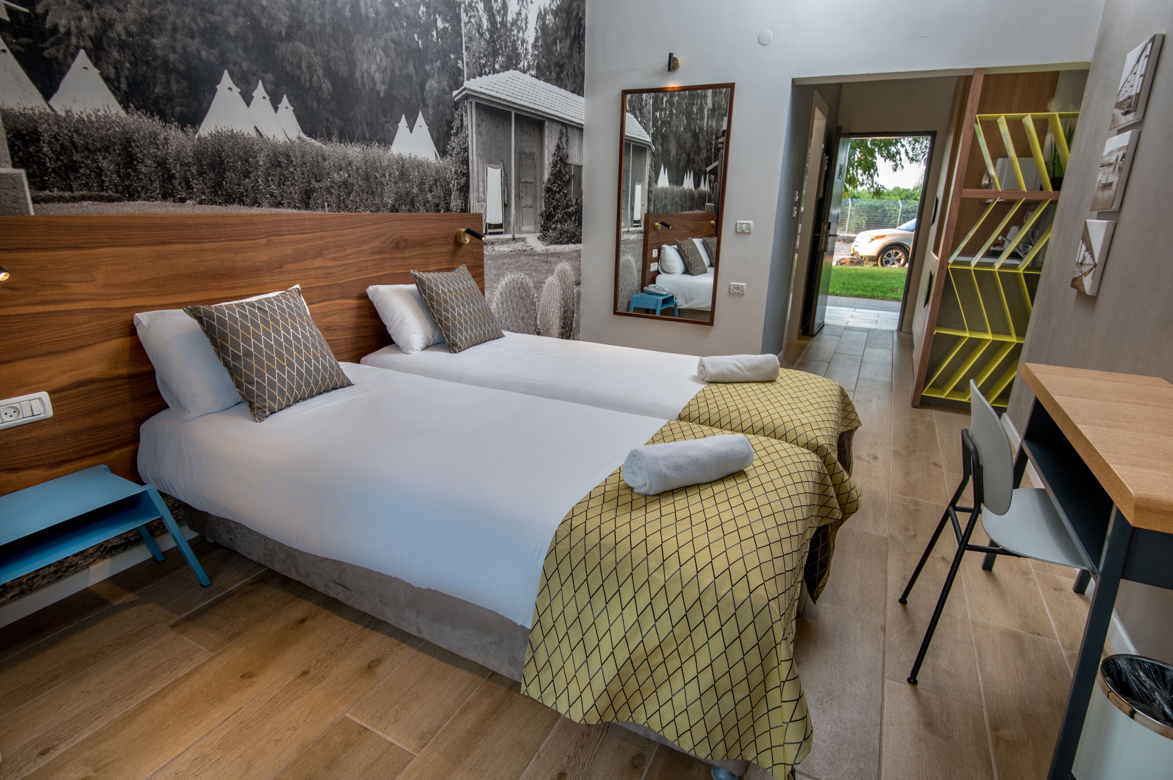 Deluxe Room, Garden View | Desk, blackout drapes, cribs/infant beds, free WiFi