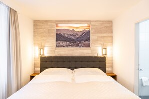 Ropa de cama de alta calidad y minibar 